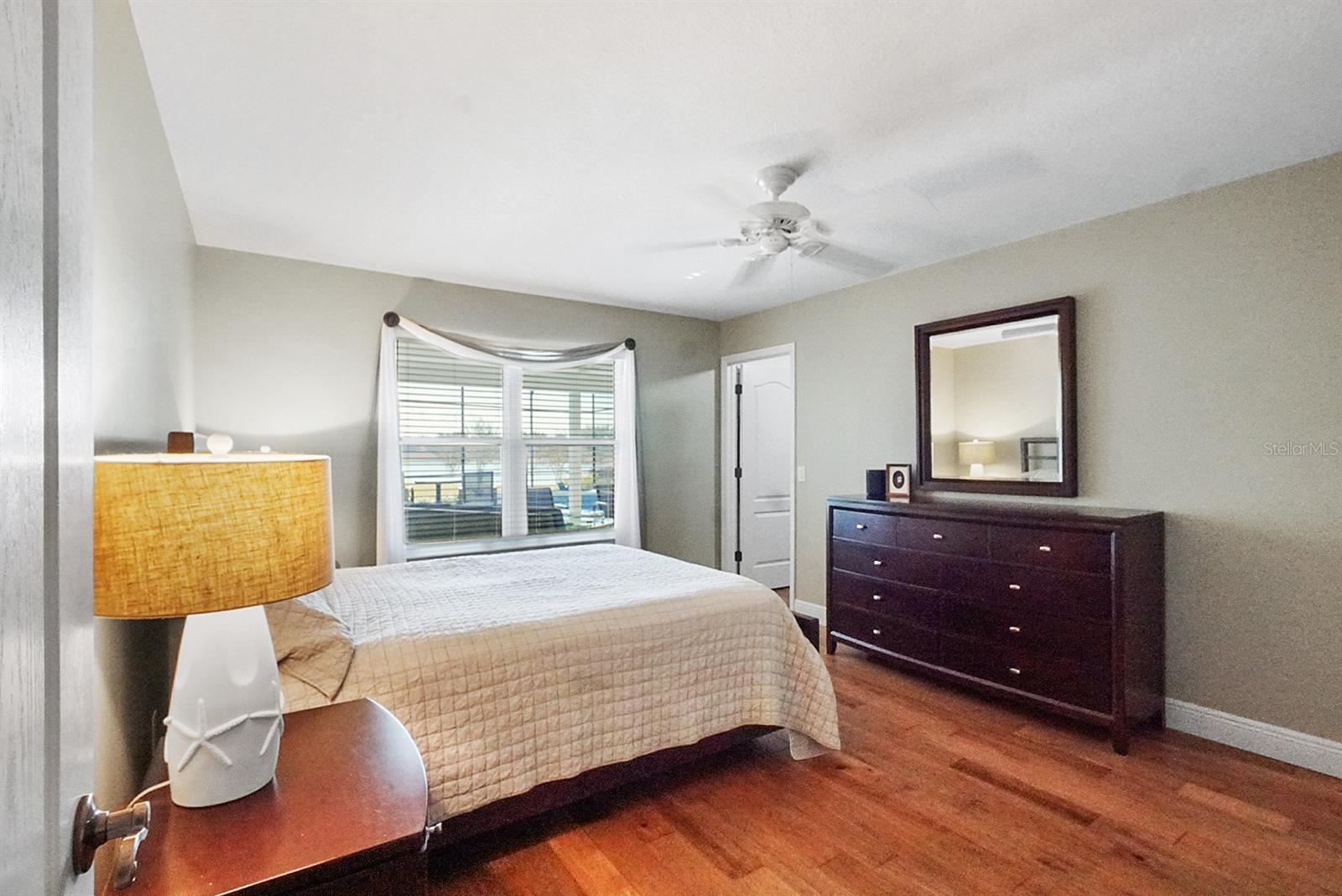 Image 22 of 51 For 2391 St George Avenue