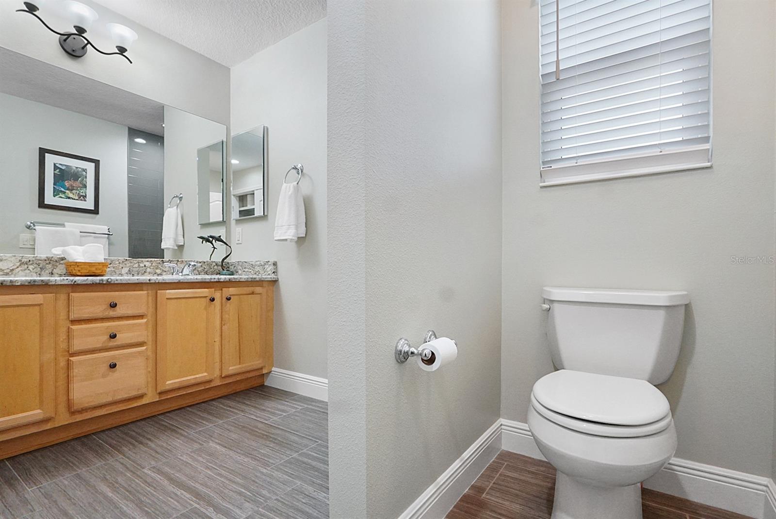 Image 30 of 51 For 2391 St George Avenue