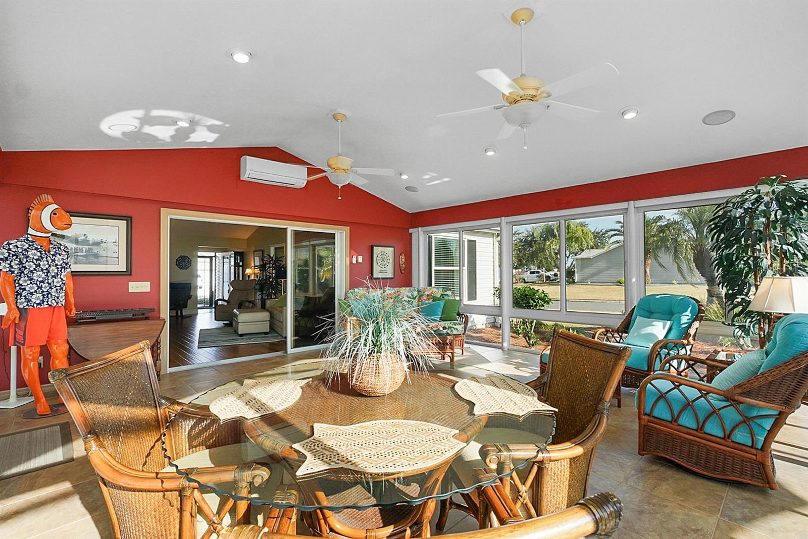 Image 33 of 51 For 2391 St George Avenue