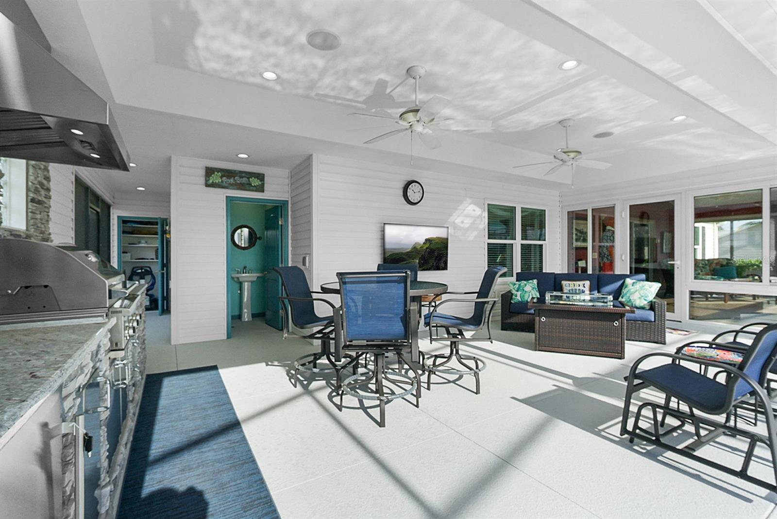 Image 37 of 51 For 2391 St George Avenue