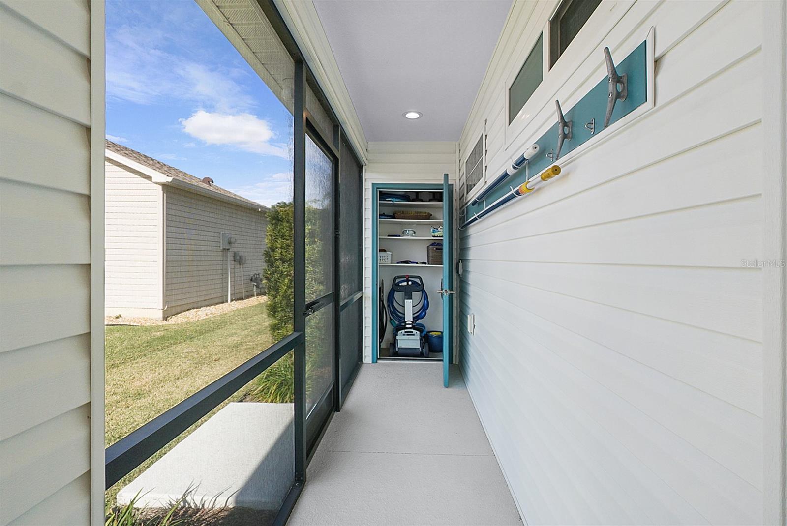 Image 39 of 51 For 2391 St George Avenue