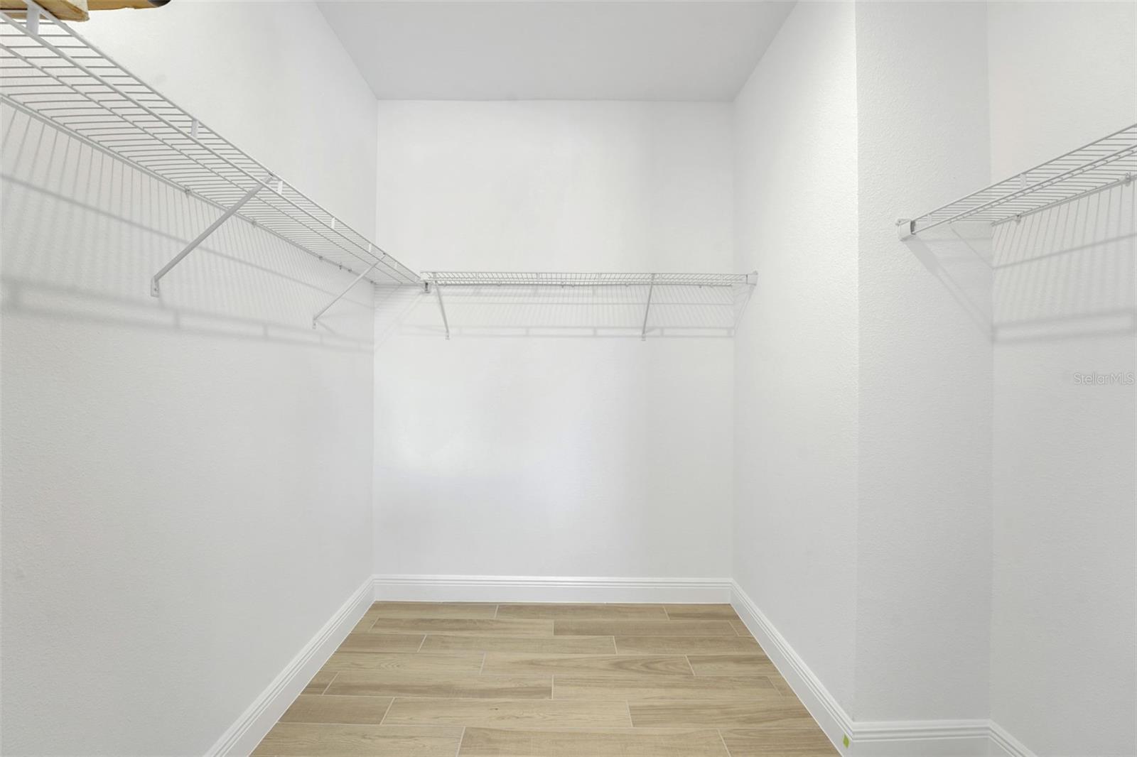 Image 12 of 53 For 995 Fiesta Key Circle