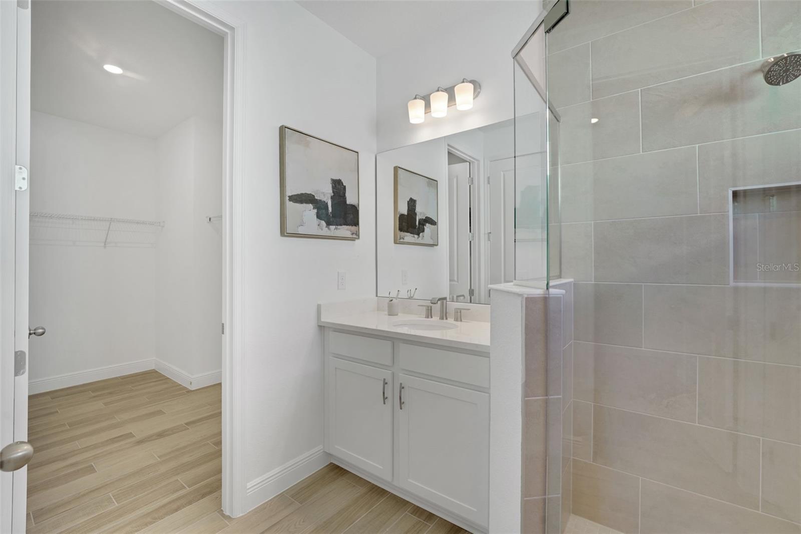 Image 13 of 53 For 995 Fiesta Key Circle