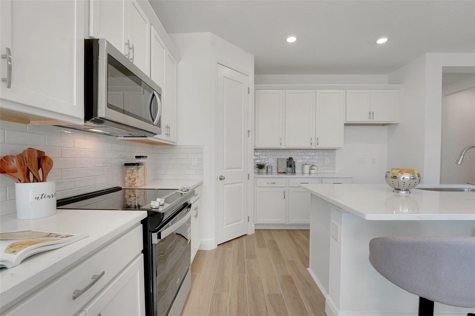 Image 18 of 53 For 995 Fiesta Key Circle