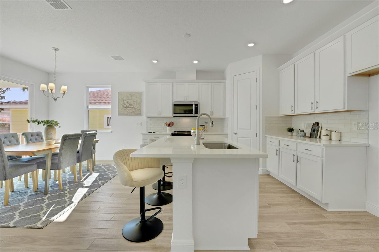 Image 19 of 53 For 995 Fiesta Key Circle