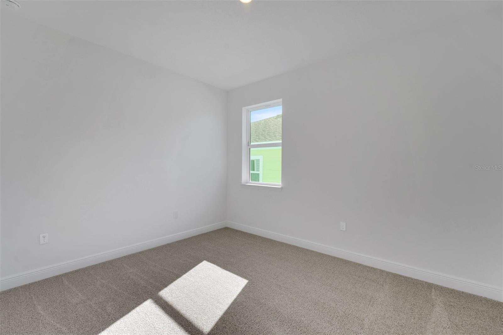 Image 32 of 53 For 995 Fiesta Key Circle