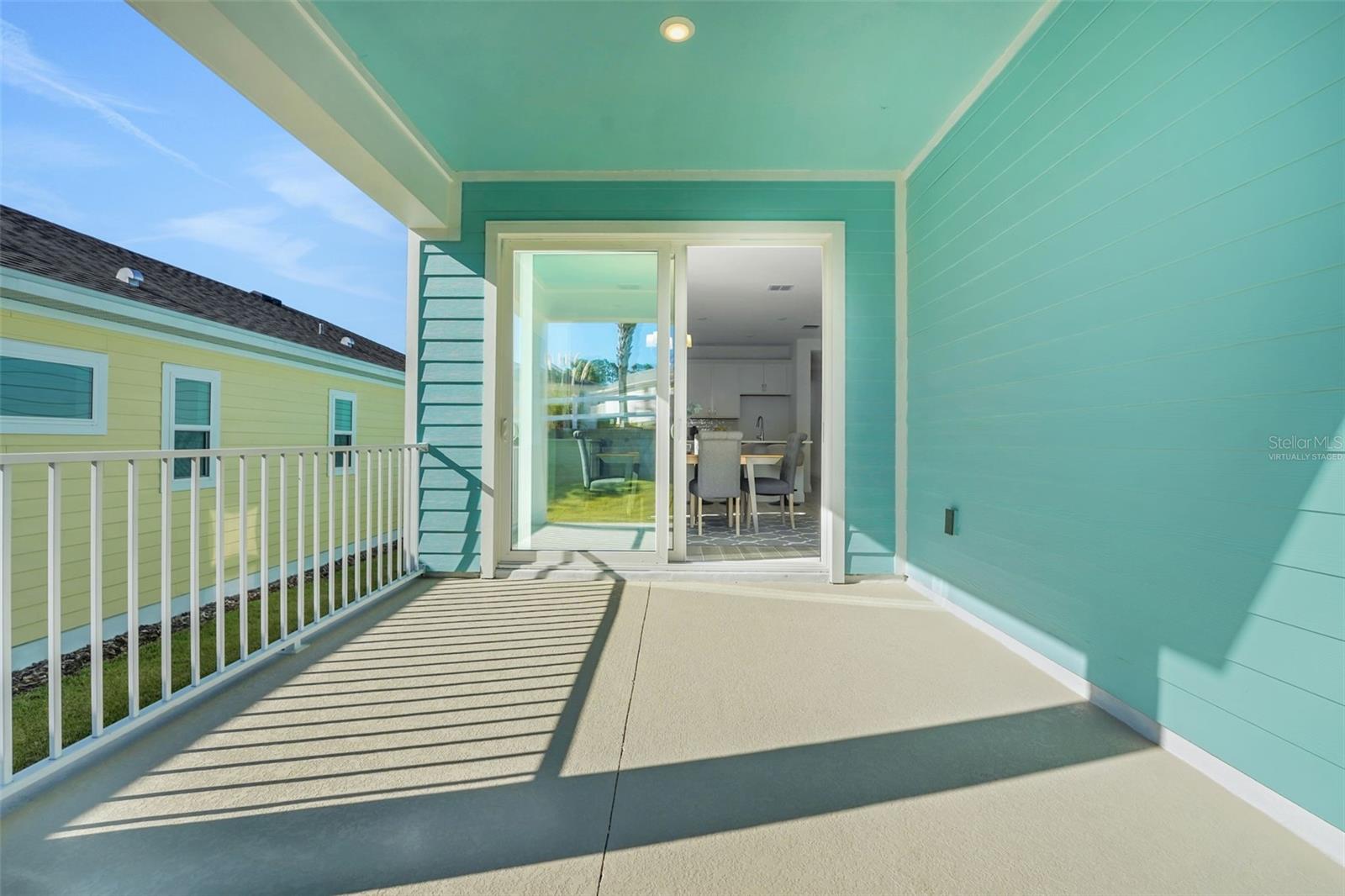 Image 8 of 53 For 995 Fiesta Key Circle