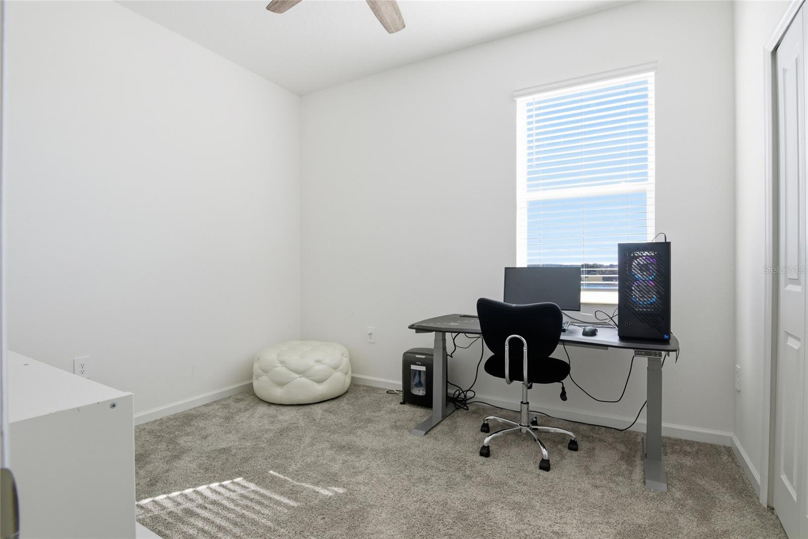 Image 18 of 48 For 954 Laurel View Way