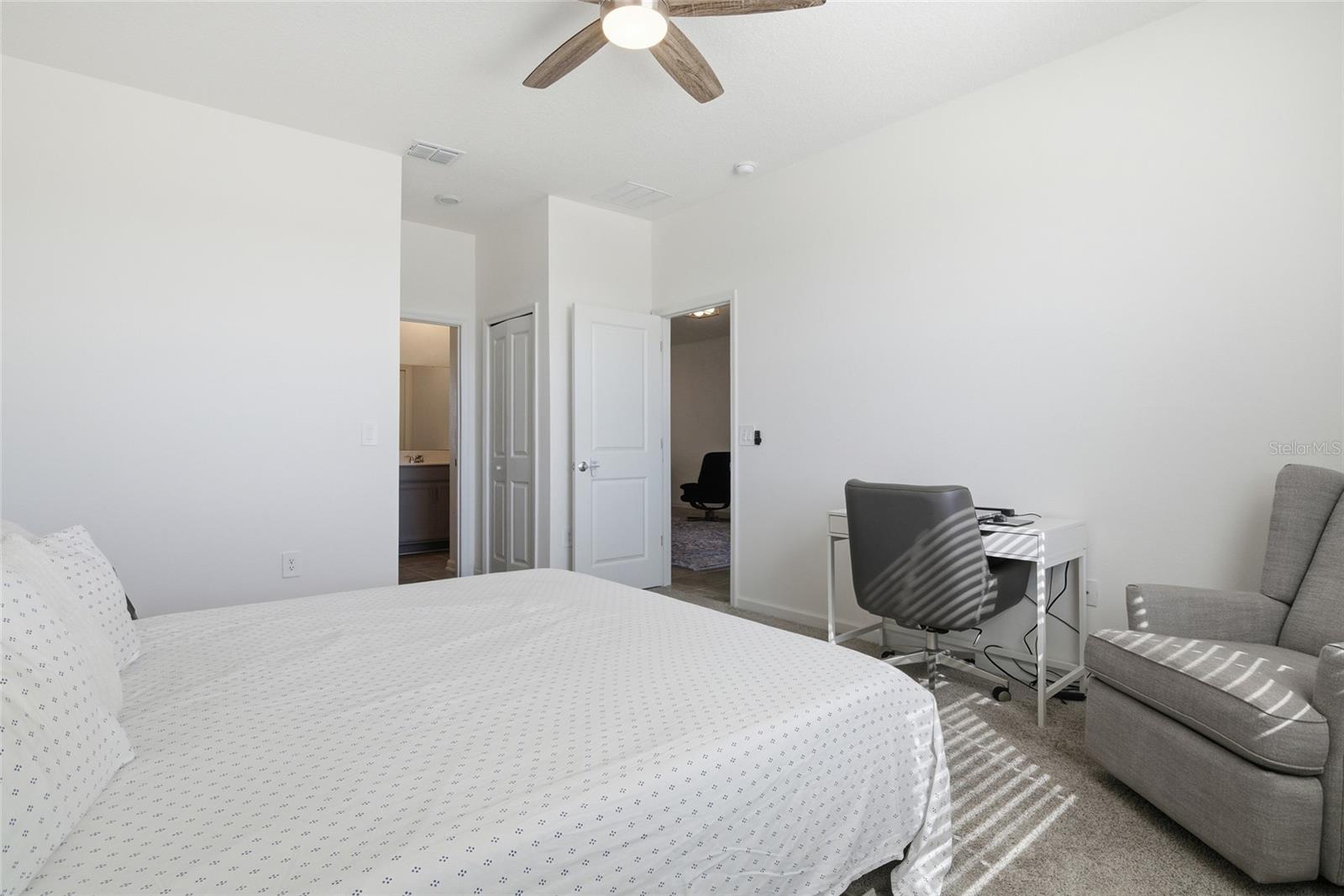 Image 21 of 48 For 954 Laurel View Way