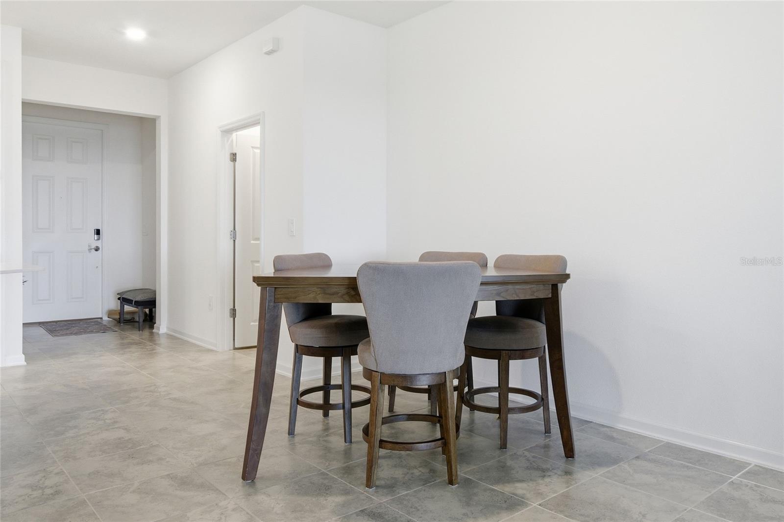 Image 4 of 48 For 954 Laurel View Way