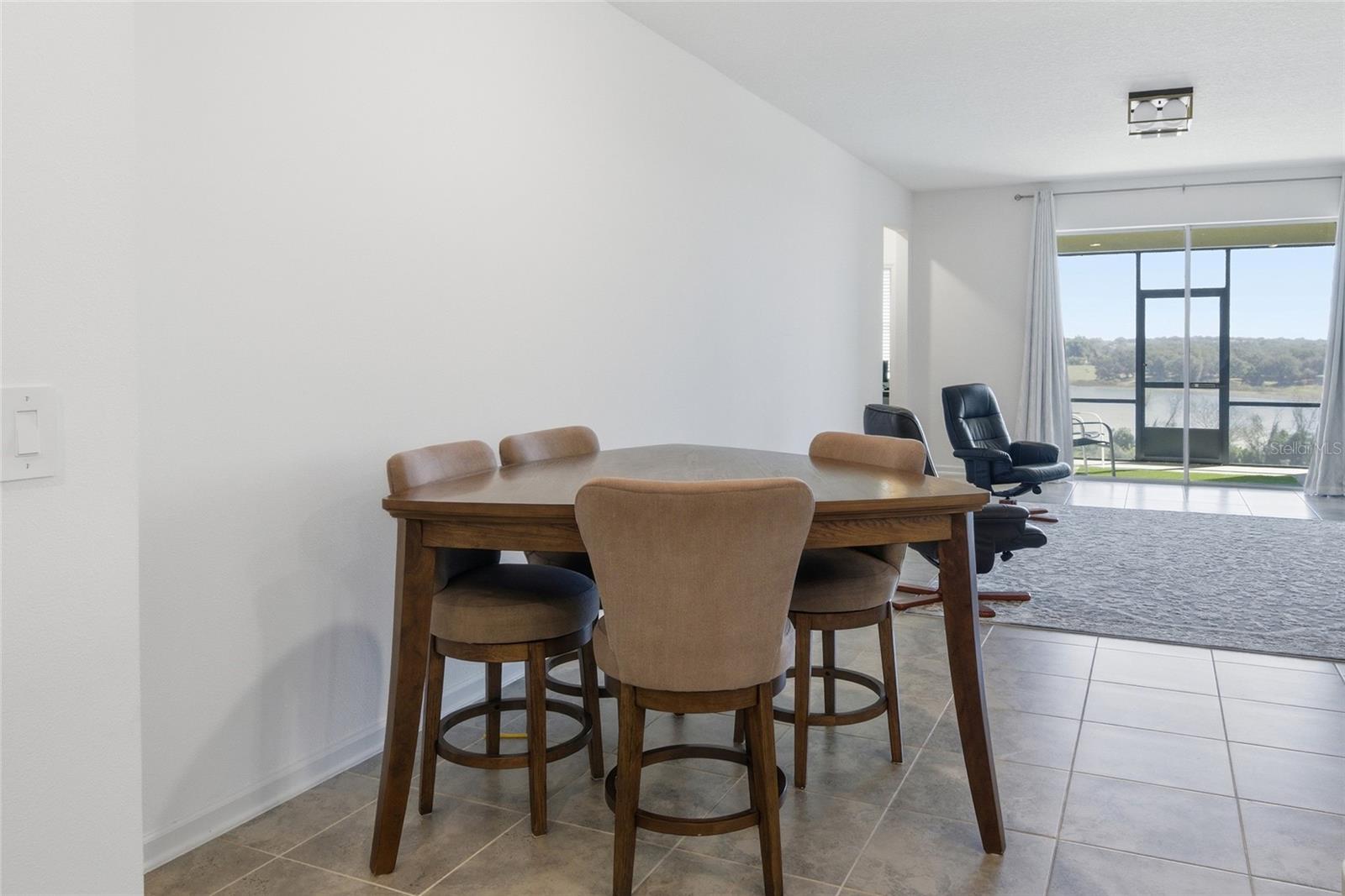 Image 5 of 48 For 954 Laurel View Way