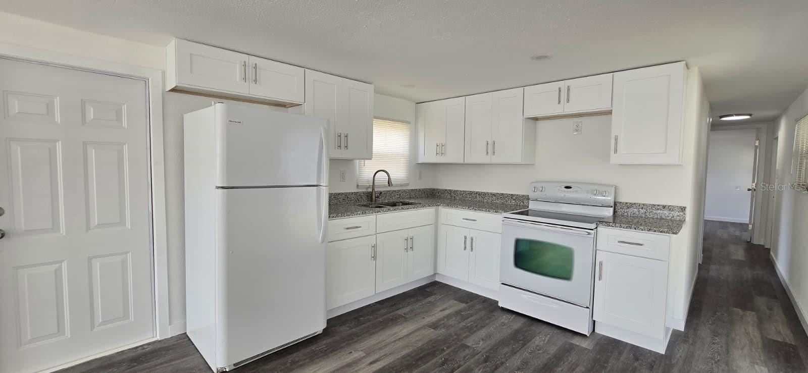 Image 3 of 14 For 805 Live Oak Street