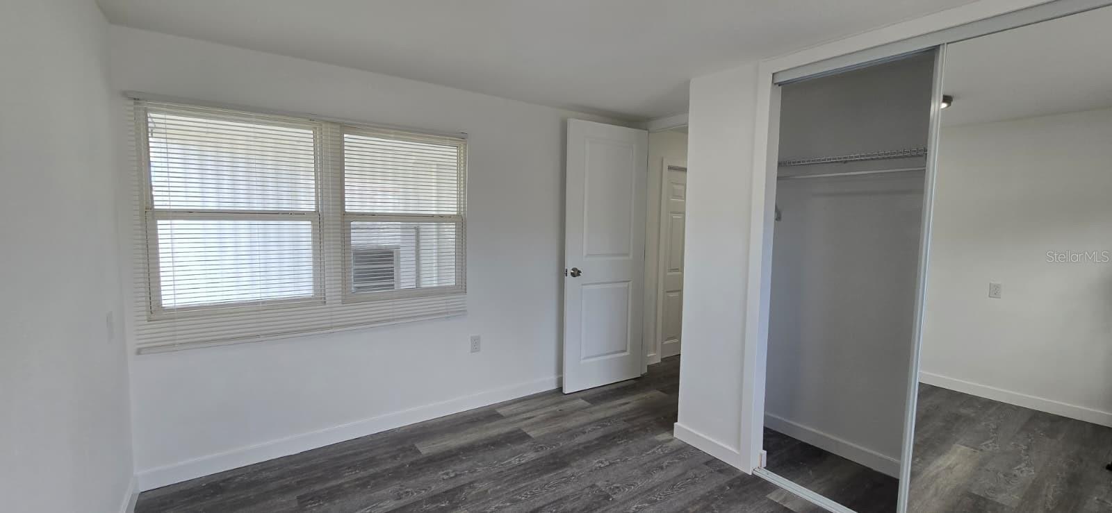 Image 5 of 14 For 805 Live Oak Street