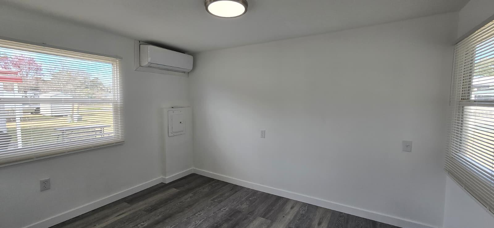 Image 6 of 14 For 805 Live Oak Street