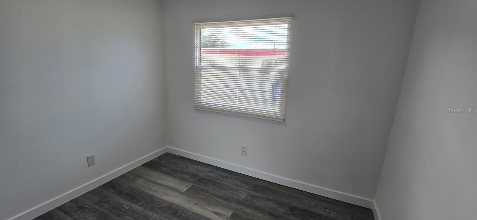 Image 7 of 14 For 805 Live Oak Street