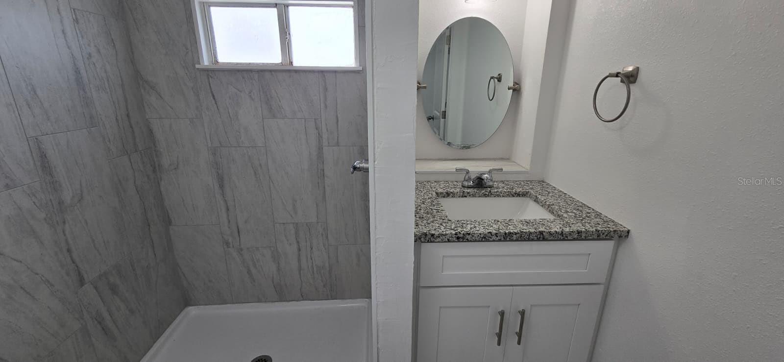 Image 9 of 14 For 805 Live Oak Street