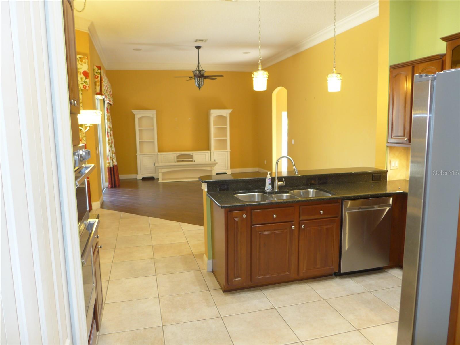 Image 11 of 38 For 6000 Tremayne Drive