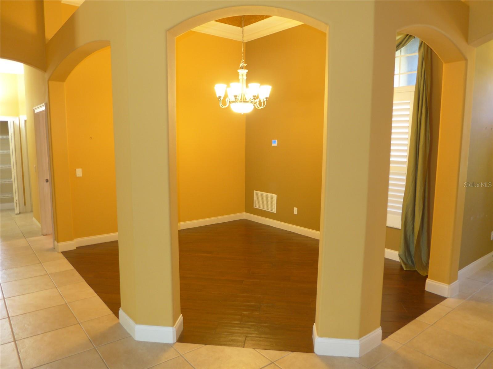 Image 9 of 38 For 6000 Tremayne Drive