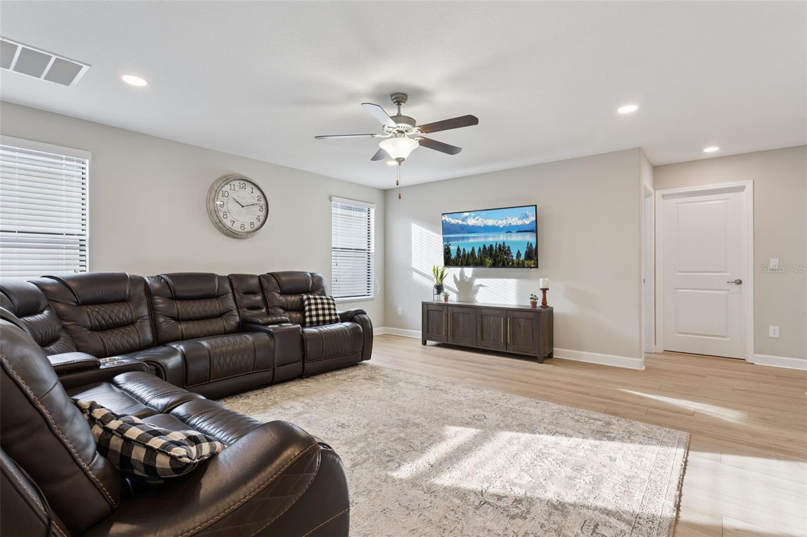 Image 20 of 64 For 8816 Shady Pavillion Court