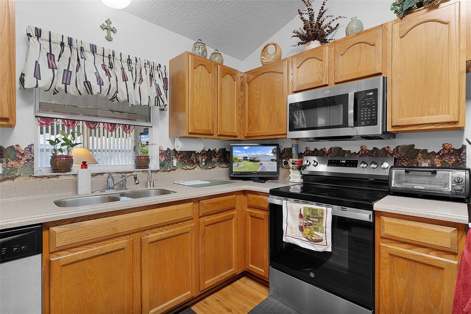 Image 8 of 33 For 1115 Salido Avenue