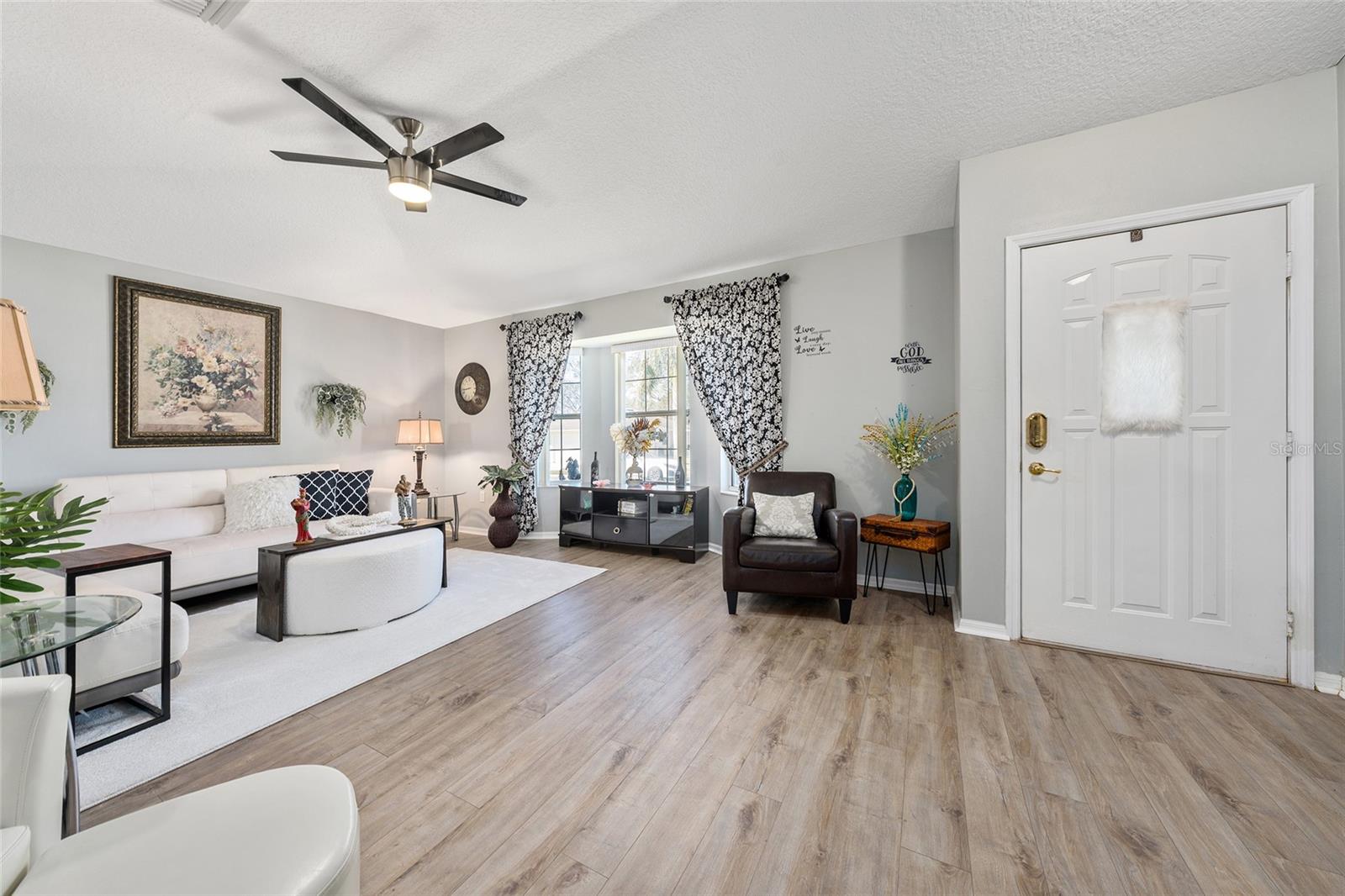 Image 12 of 54 For 1969 Golden Palm Circle