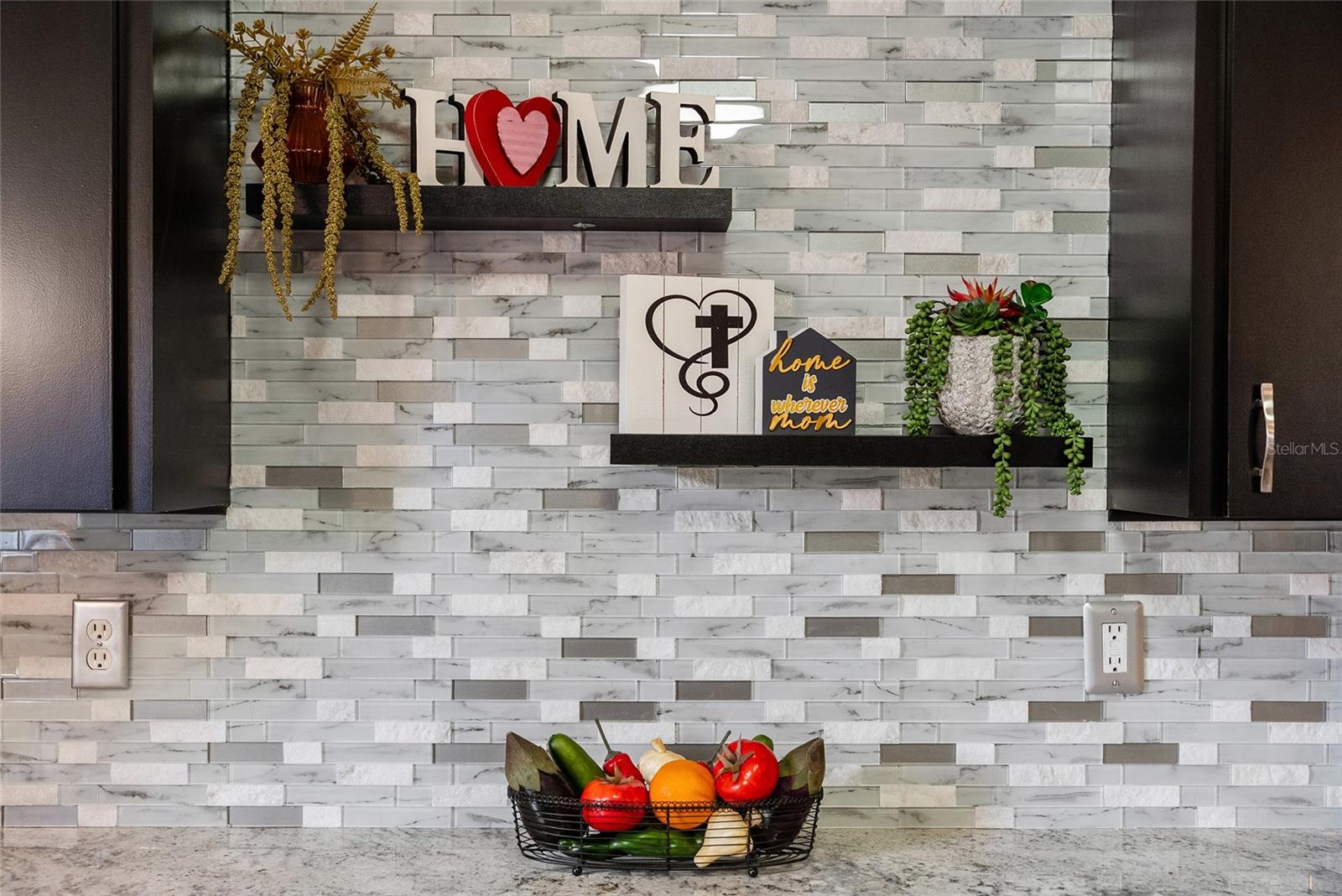 Image 20 of 54 For 1969 Golden Palm Circle