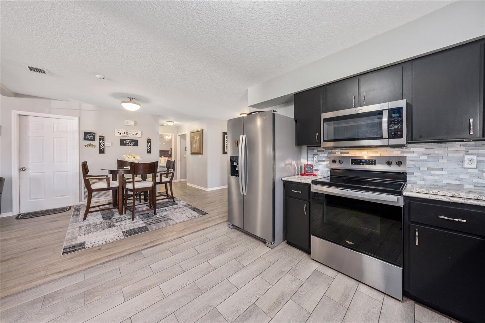 Image 21 of 54 For 1969 Golden Palm Circle