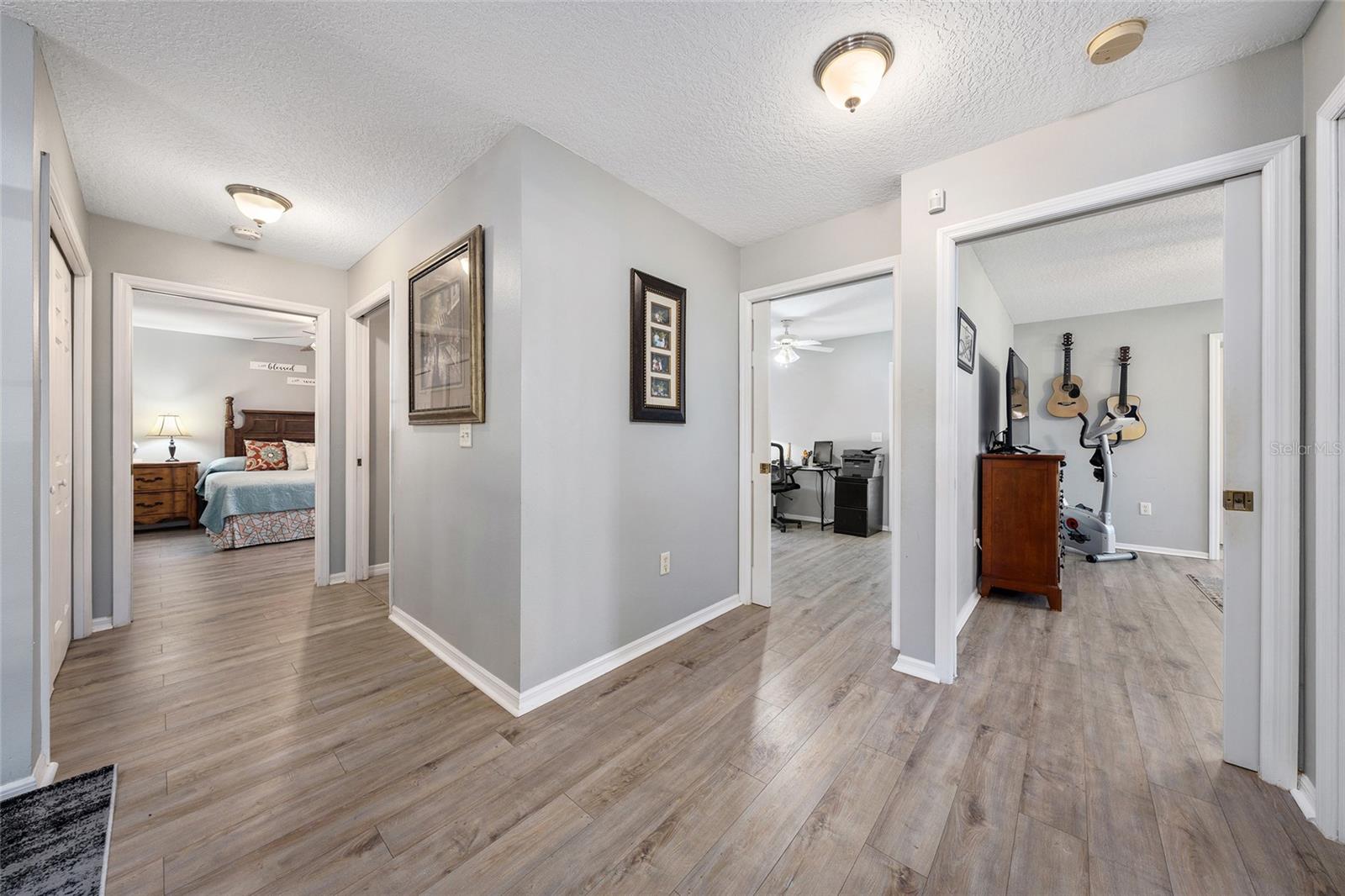 Image 25 of 54 For 1969 Golden Palm Circle