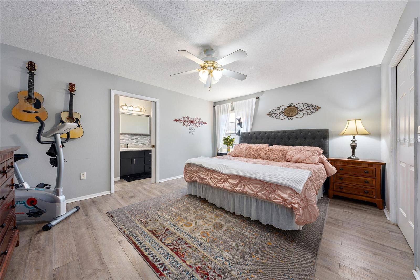 Image 26 of 54 For 1969 Golden Palm Circle