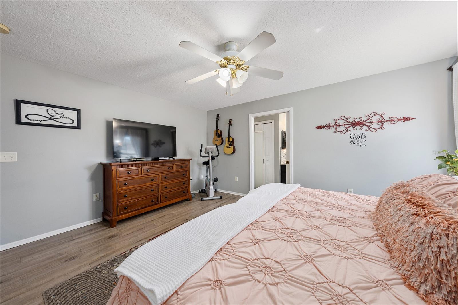 Image 29 of 54 For 1969 Golden Palm Circle