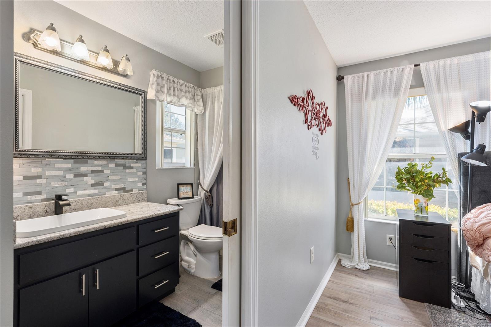 Image 30 of 54 For 1969 Golden Palm Circle