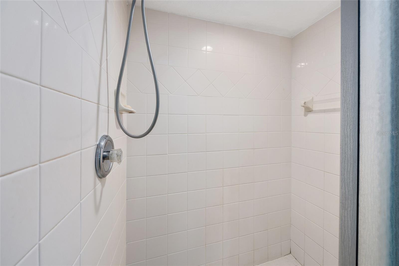 Image 33 of 54 For 1969 Golden Palm Circle