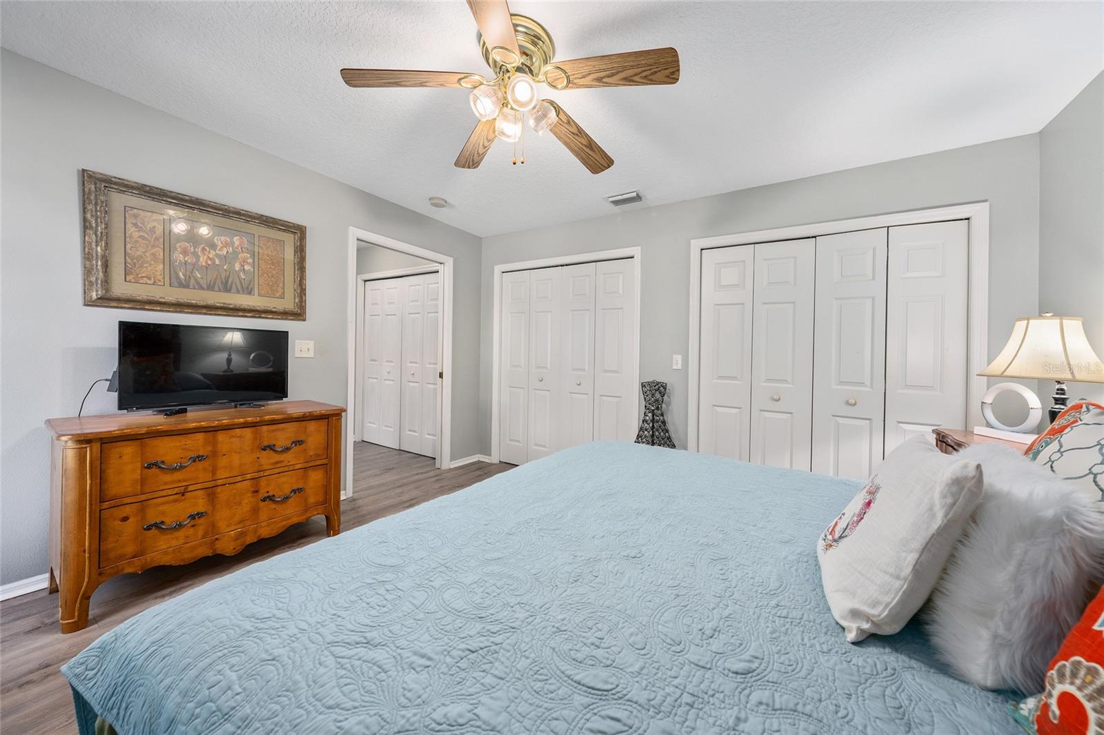 Image 36 of 54 For 1969 Golden Palm Circle