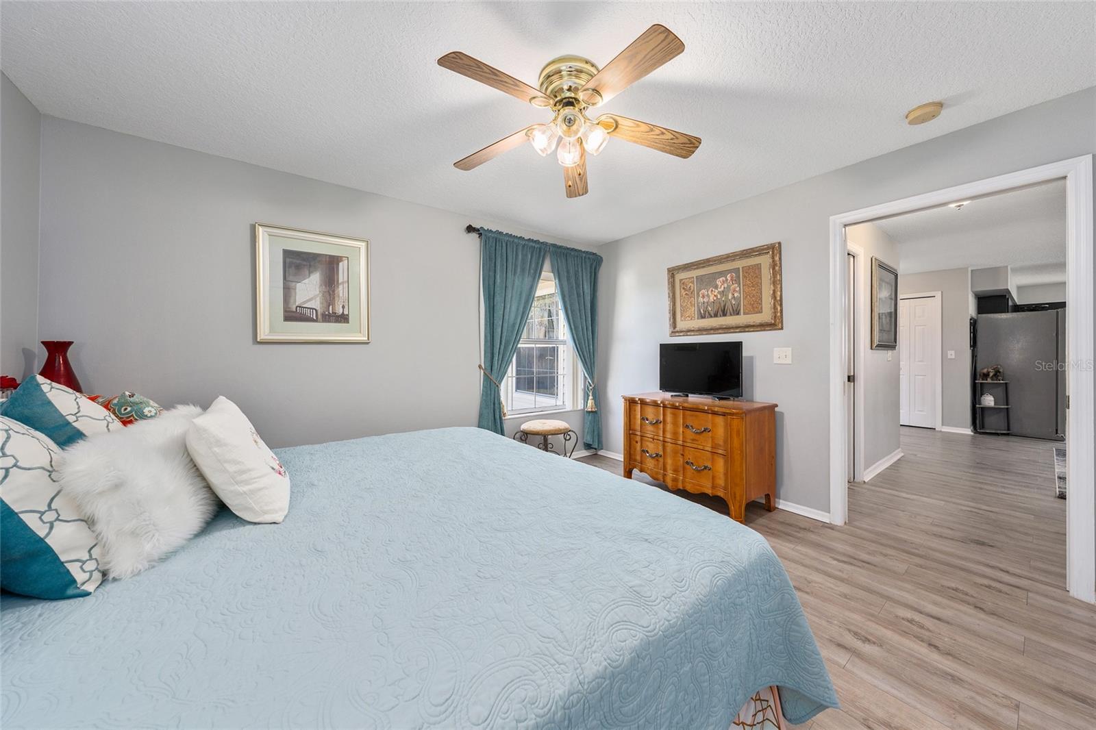 Image 37 of 54 For 1969 Golden Palm Circle