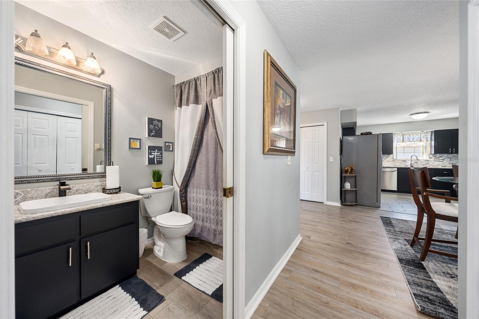 Image 38 of 54 For 1969 Golden Palm Circle