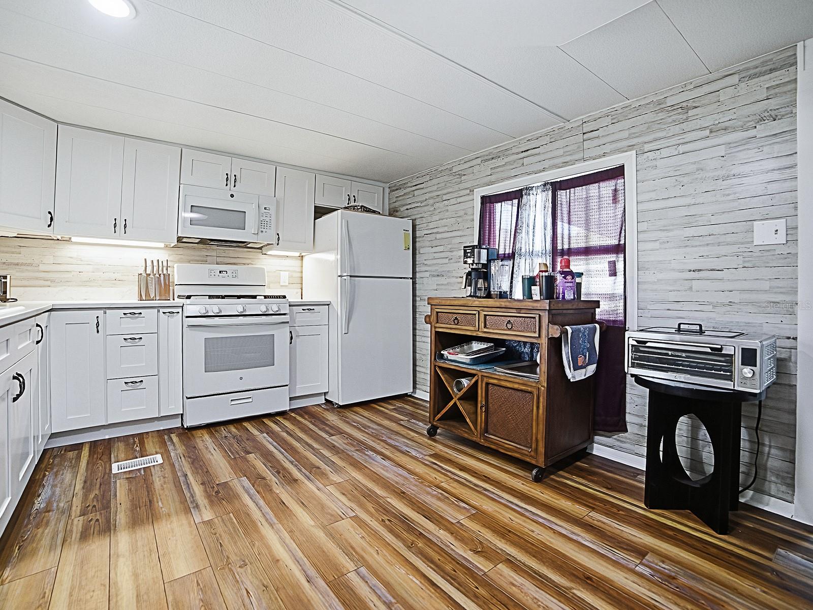 Image 13 of 30 For 211 Rue De Paresse