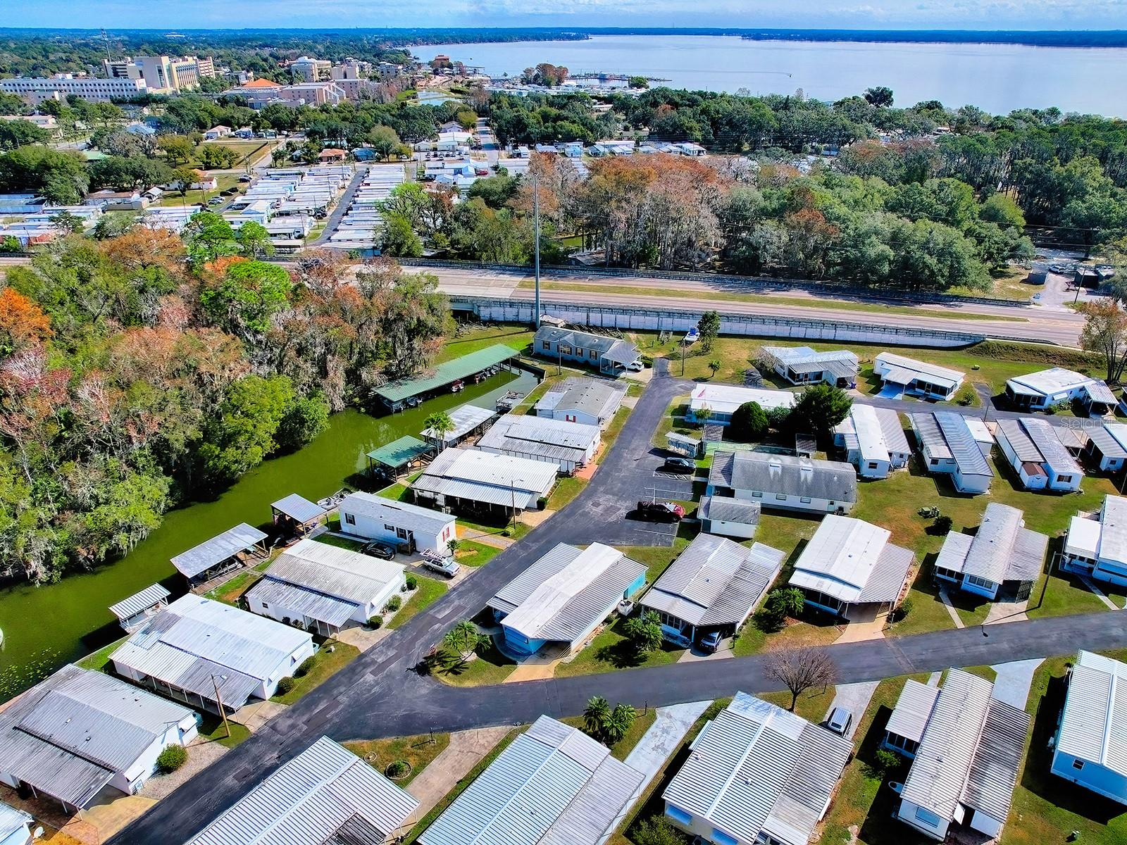 Image 2 of 30 For 211 Rue De Paresse