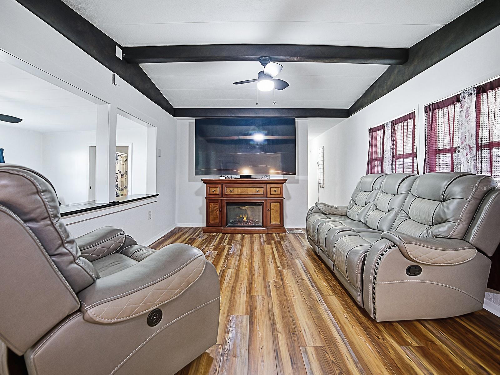 Image 3 of 30 For 211 Rue De Paresse