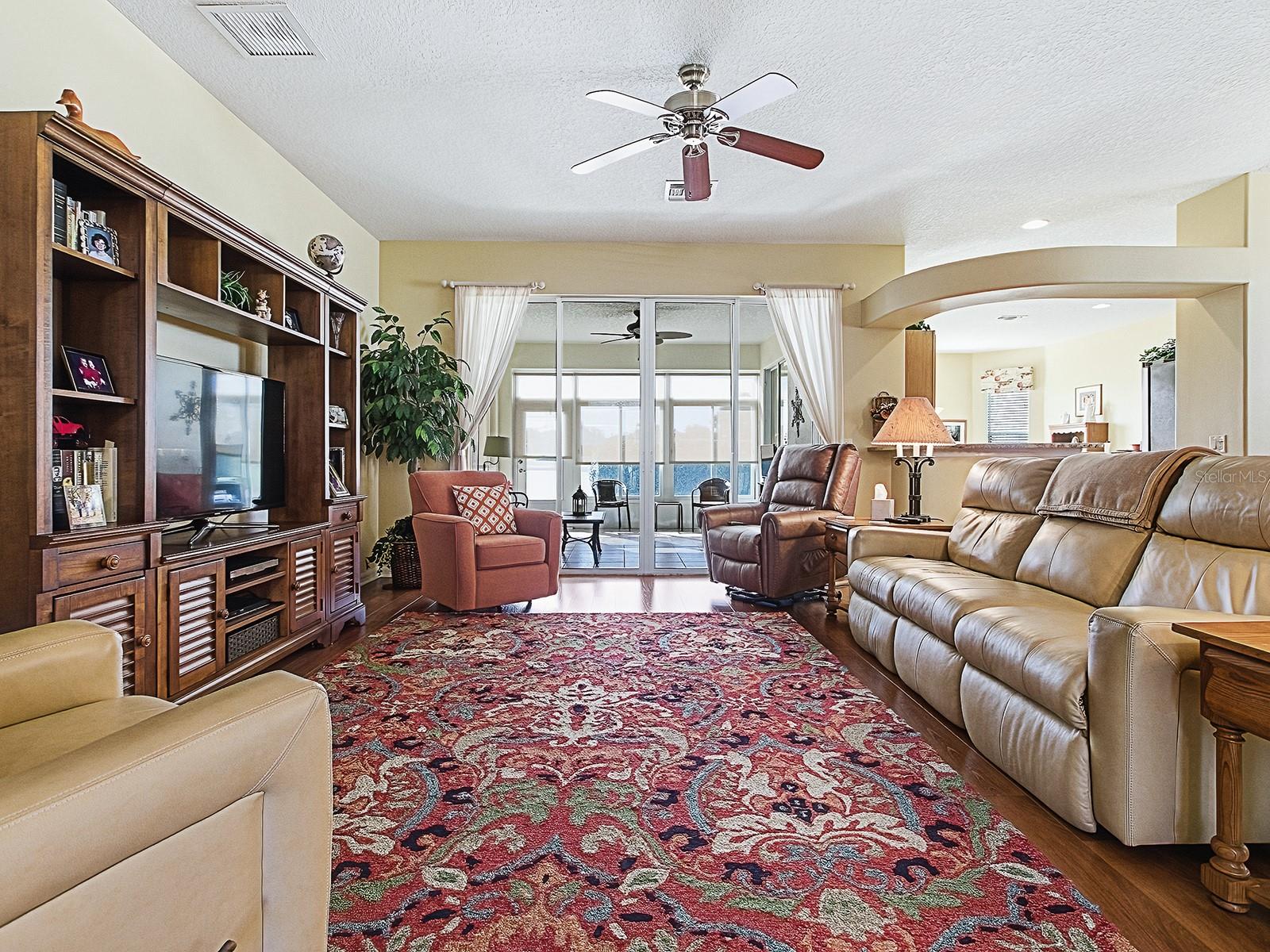 Image 7 of 40 For 236 Bentwood Drive