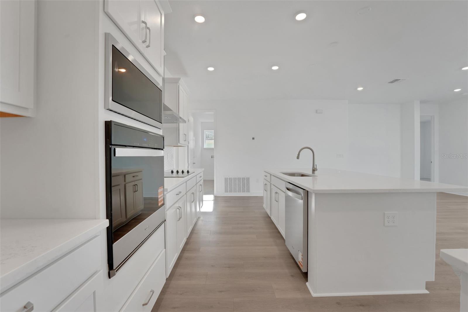 Image 13 of 49 For 994 Fiesta Key Circle