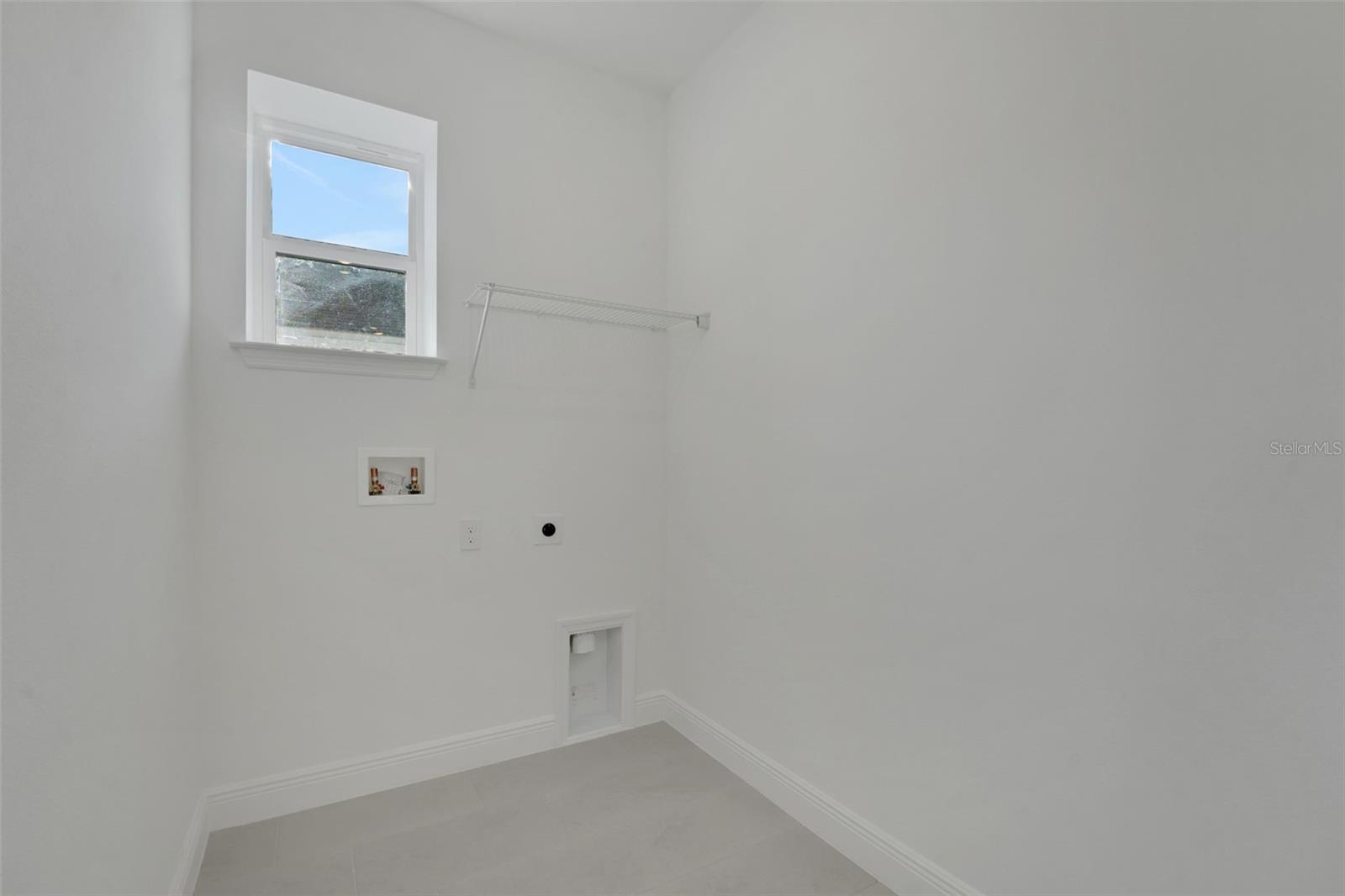 Image 24 of 49 For 994 Fiesta Key Circle