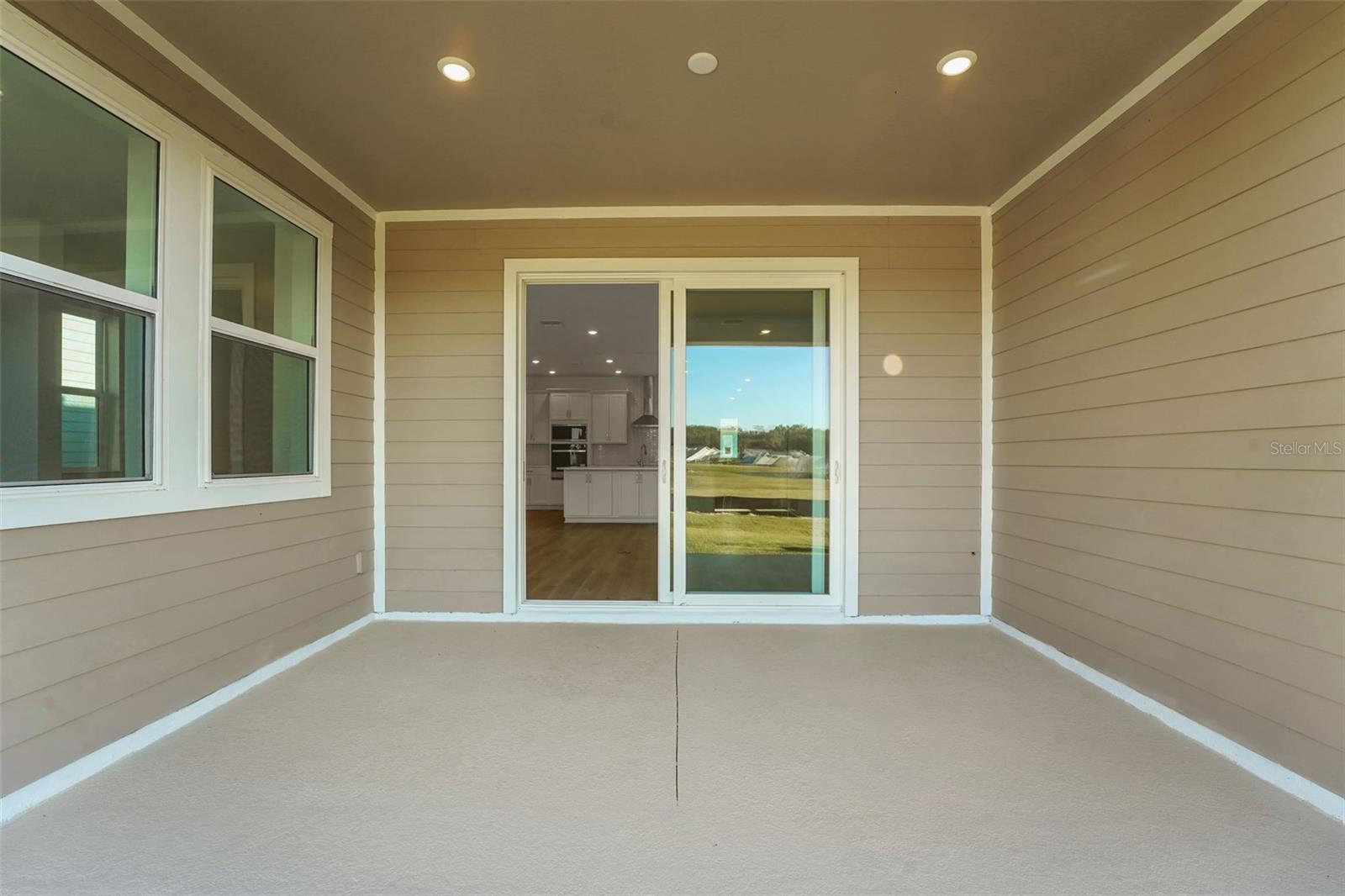 Image 9 of 49 For 994 Fiesta Key Circle