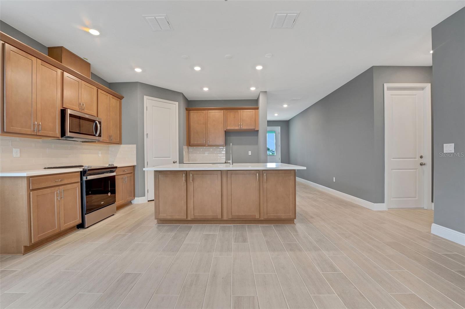 Image 10 of 56 For 985 Fiesta Key Circle