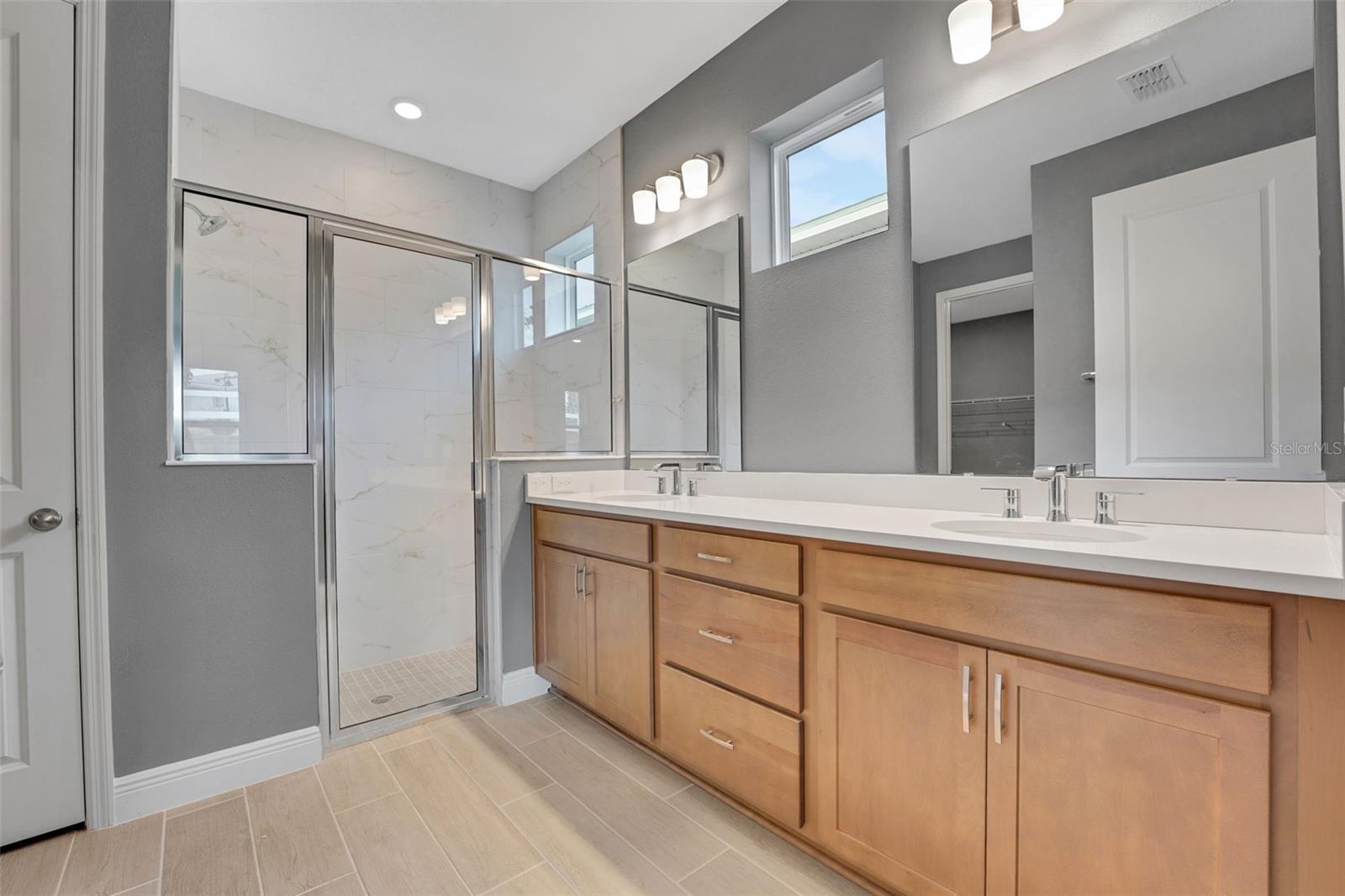 Image 23 of 56 For 985 Fiesta Key Circle