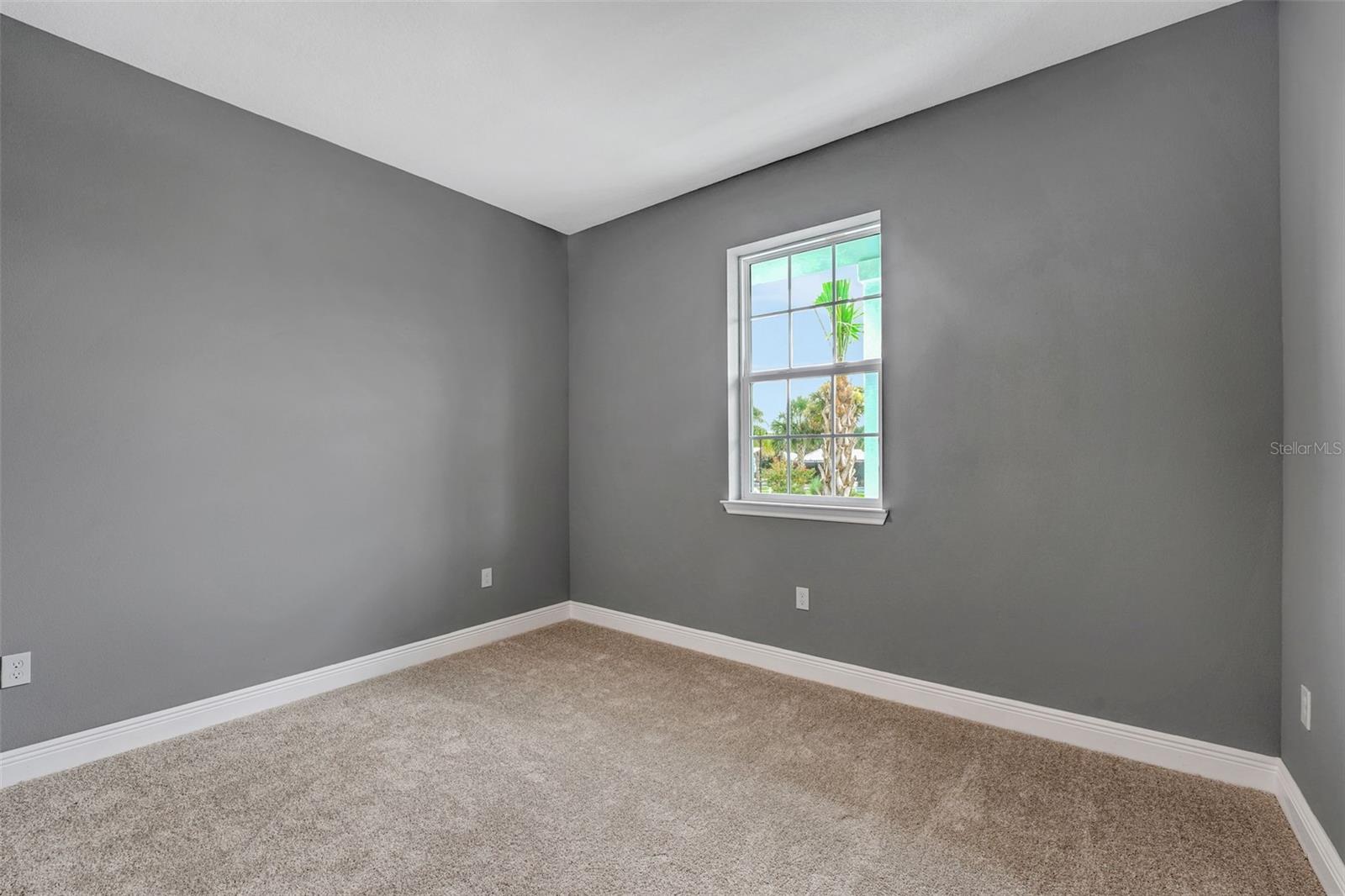 Image 25 of 56 For 985 Fiesta Key Circle