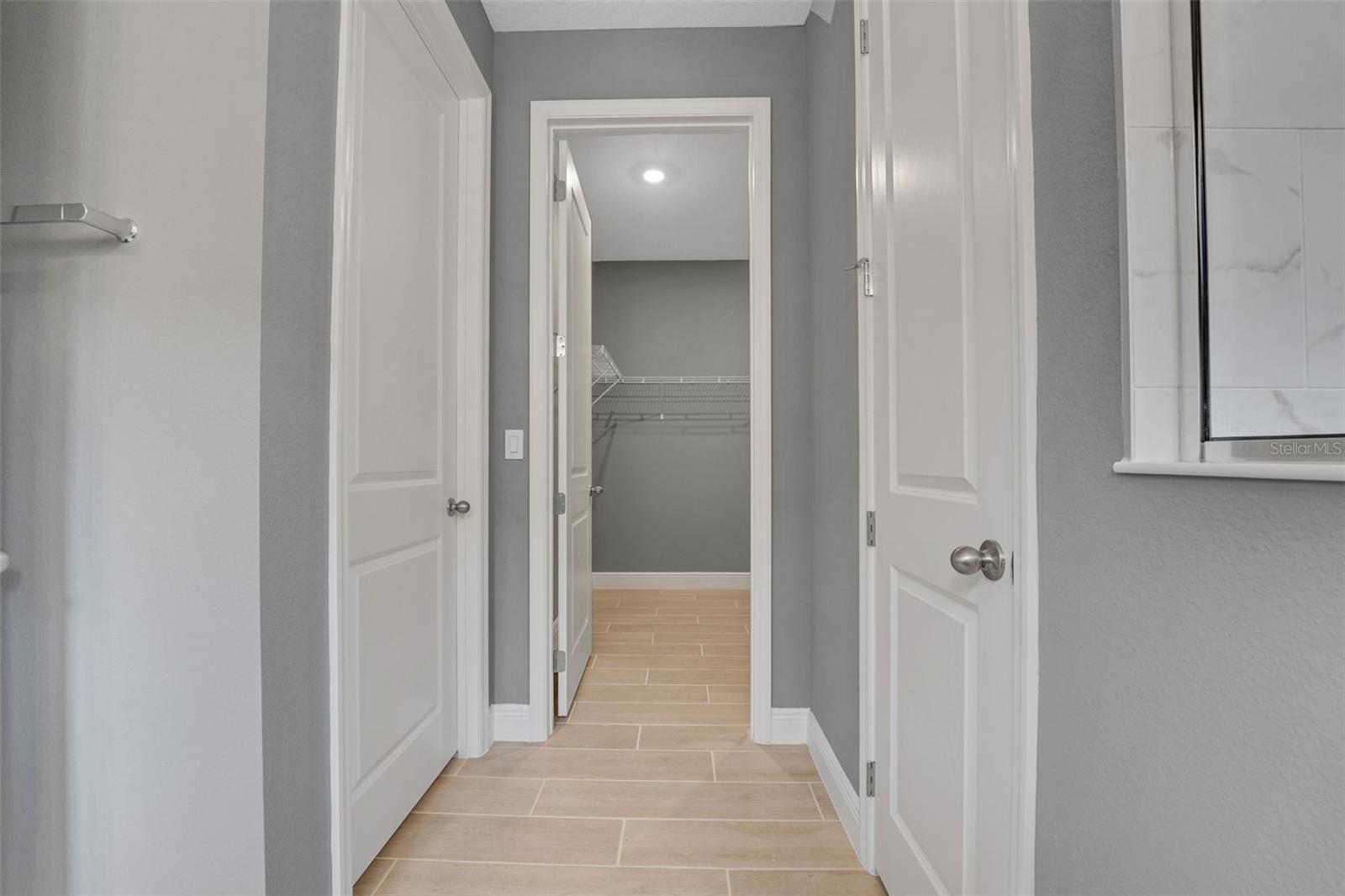 Image 27 of 56 For 985 Fiesta Key Circle