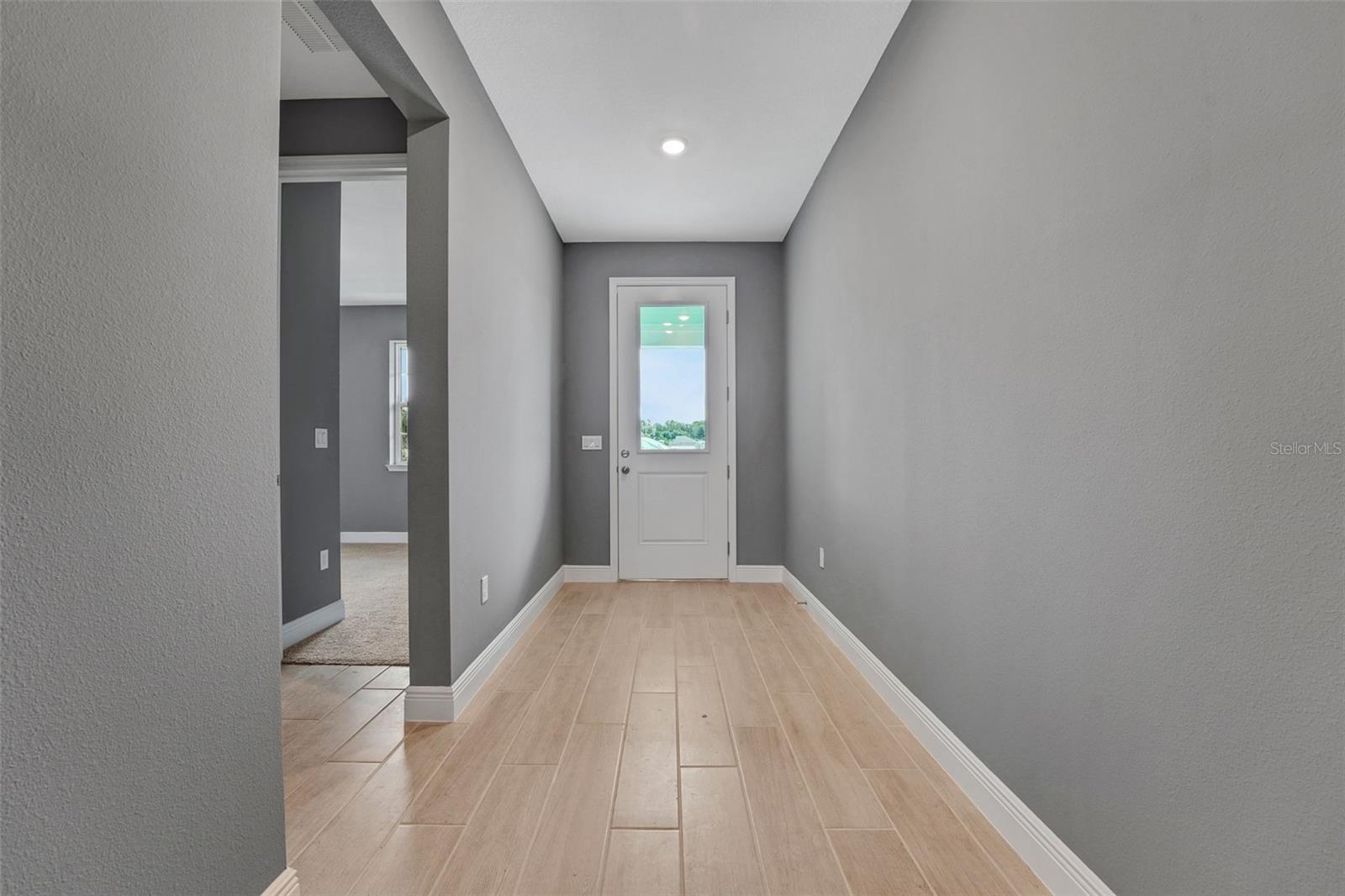 Image 7 of 56 For 985 Fiesta Key Circle