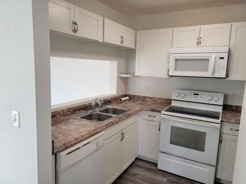 Image 8 of 17 For 5214 Via Hacienda Circle A308