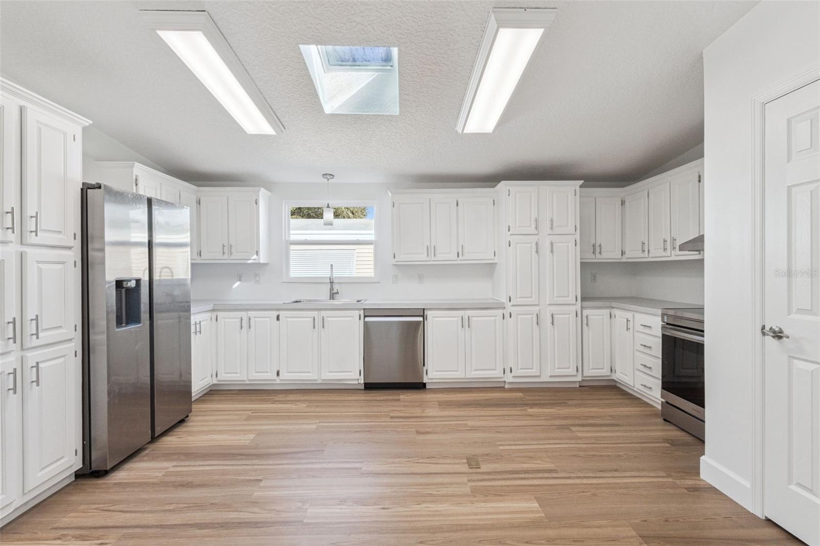 Image 7 of 41 For 459 Peace Road