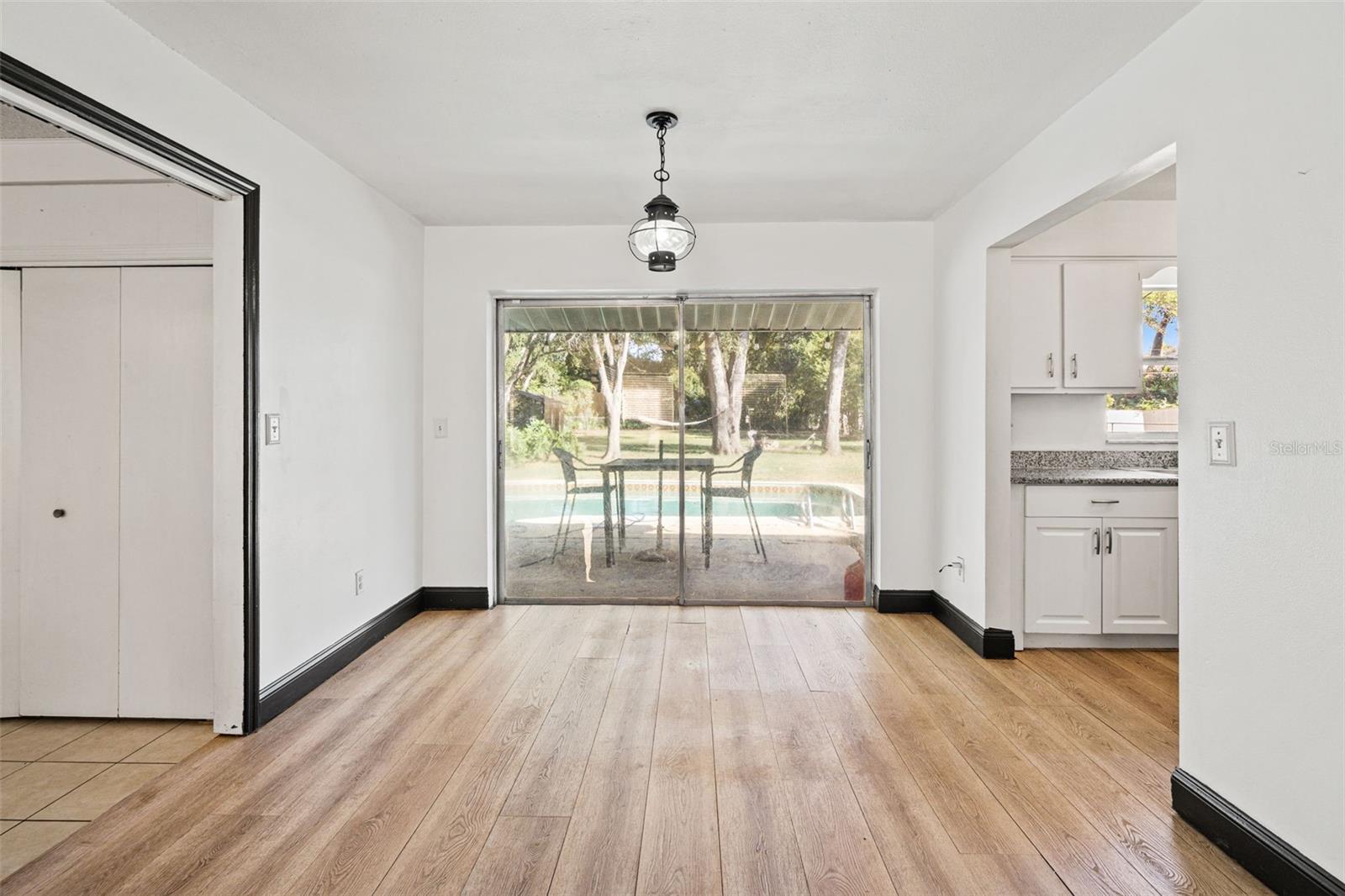 Listing photo id 8 for 509 Oakwood Avenue